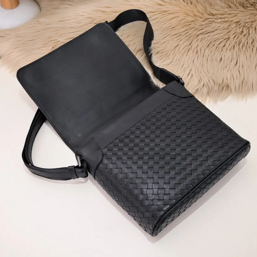 All categories 💚 Top version men’s bags 💚 BV 2024 new BV crossbody bag